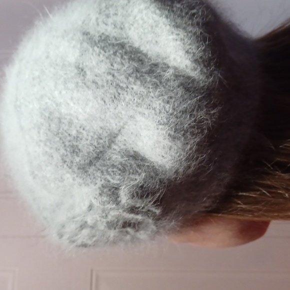 H&M Angora Grey flower Beret one size - Picture 1 of 7